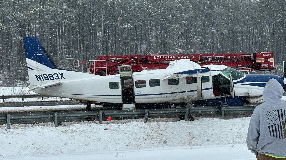 Small Plane Makes Emergency Landing On Loudoun County Parkway Nbc Boston