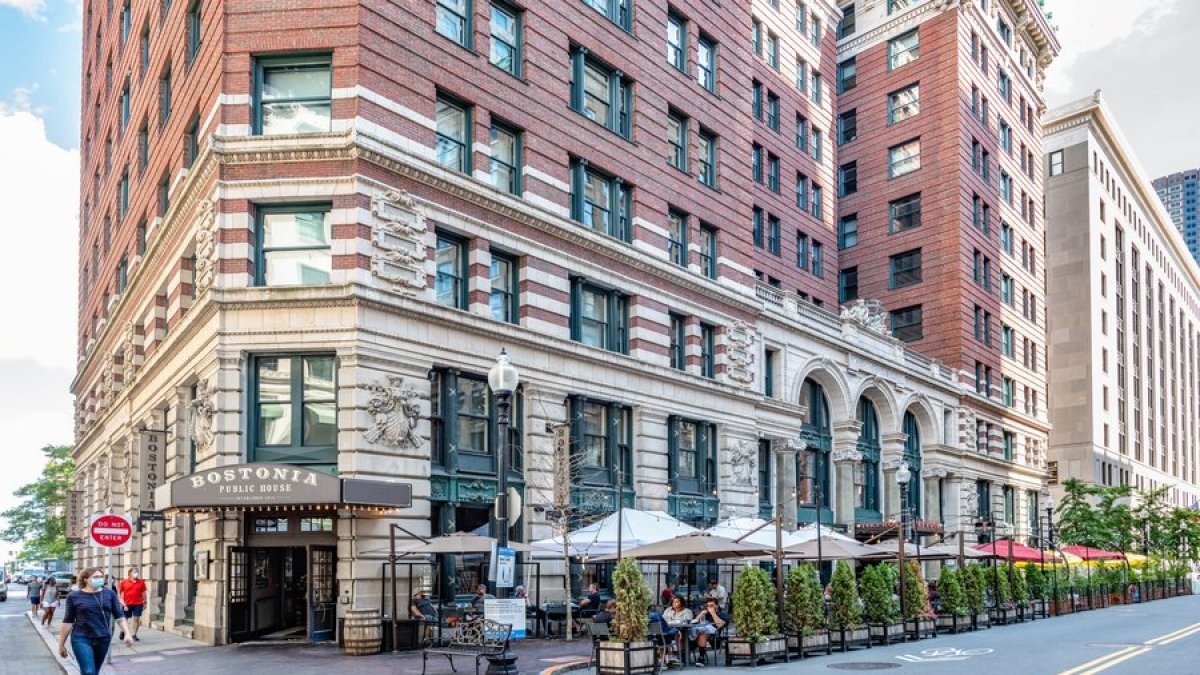 波士顿市中心的建筑，波士顿酒吧和公寓的所在地，以6200万美元购得