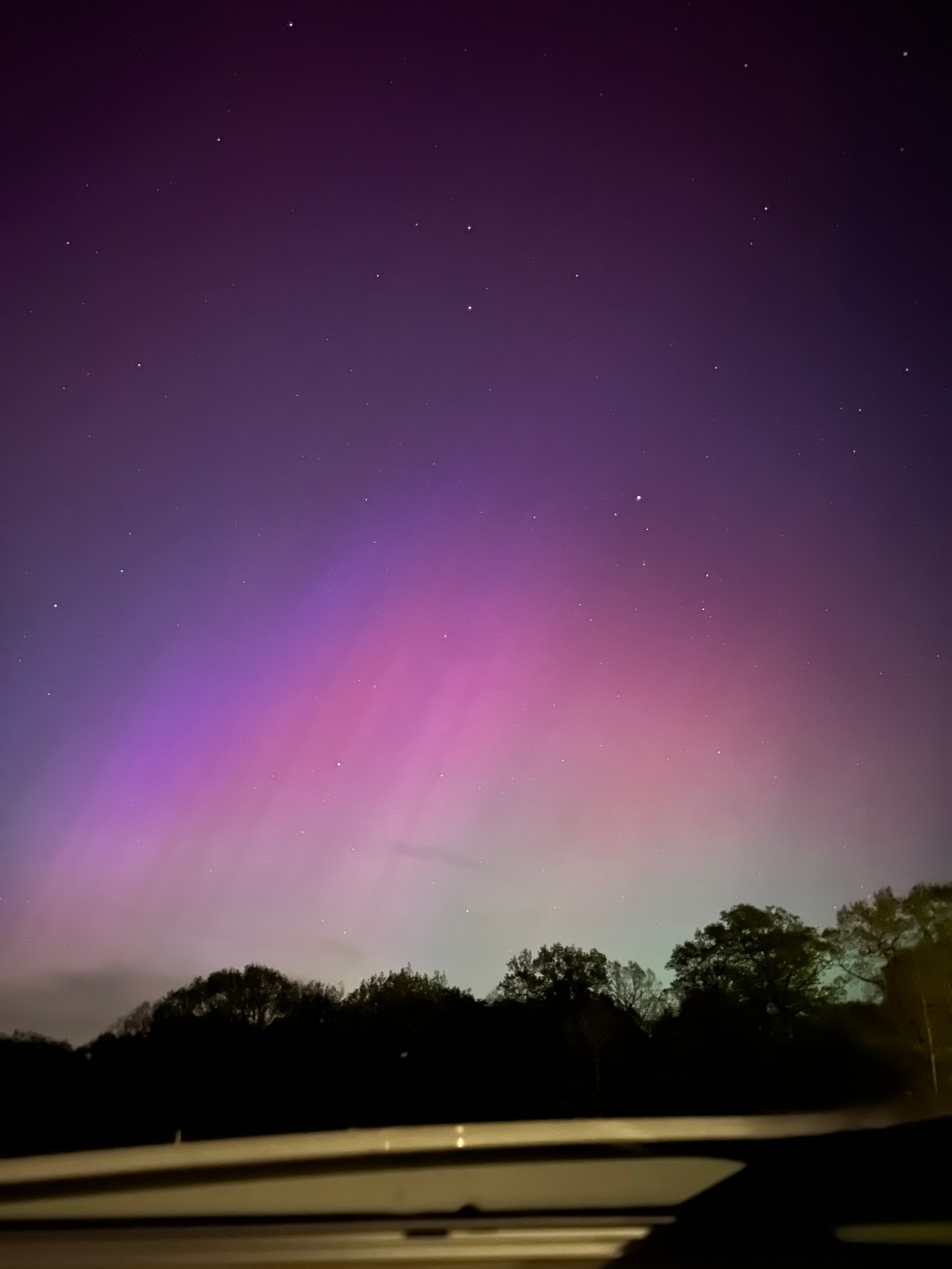 Northern lights visible in stafford springs Connecticut around 11 pm