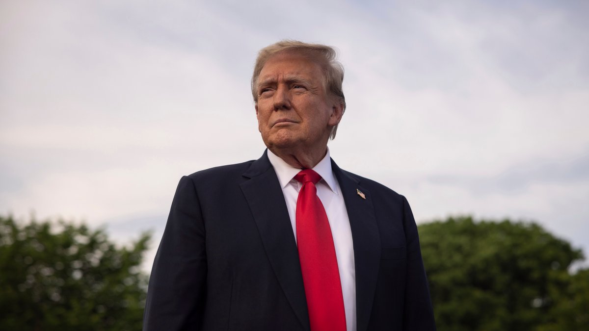 Prosecutors seek gag order in Trump classified documents case