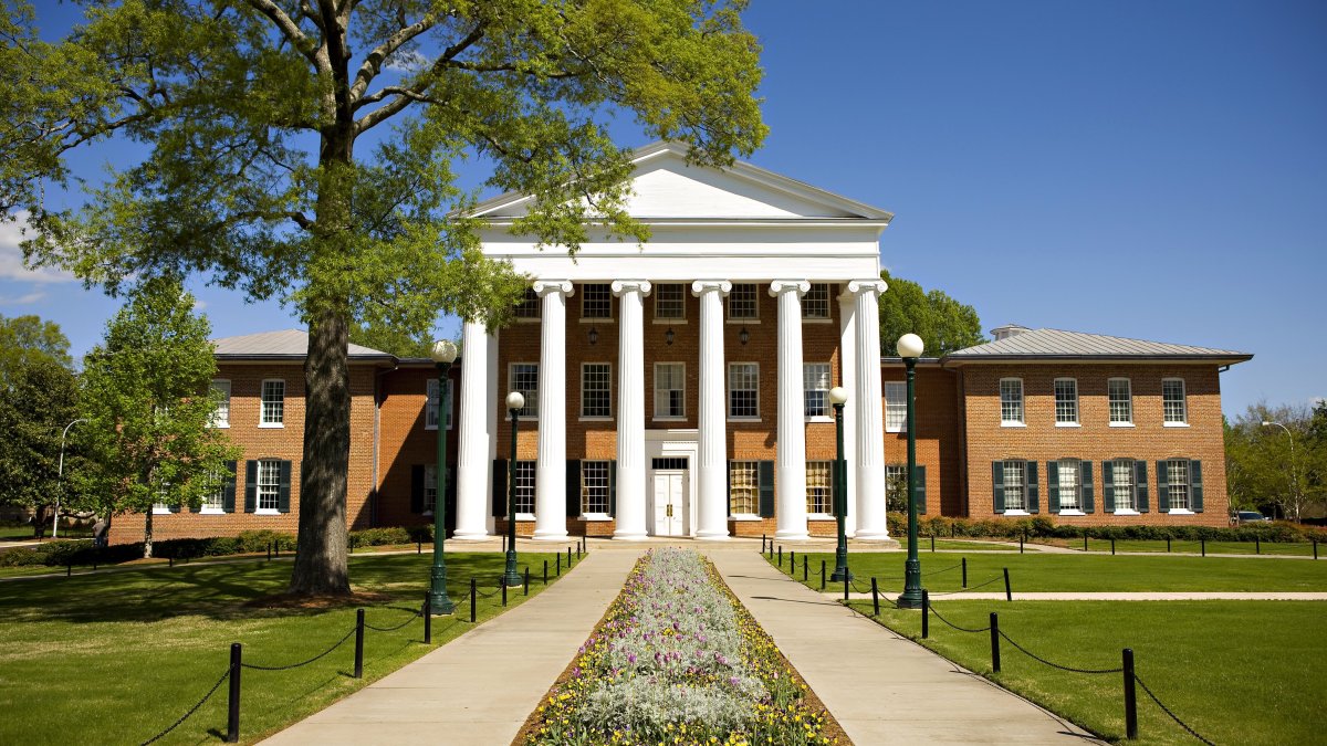 Film Adaptation of 'Dear William' Memoir Begins Shooting in Mississippi