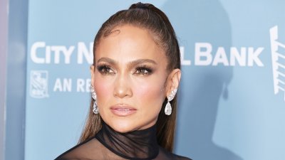 Jennifer Lopez canceling tour to be with family