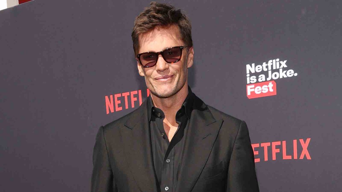 Tom Brady didn’t seem happy about Robert Kraft joke at Netflix roast