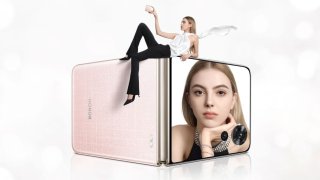 Honor Magic V Flip is Honor’s first “flip” style foldable smartphone.