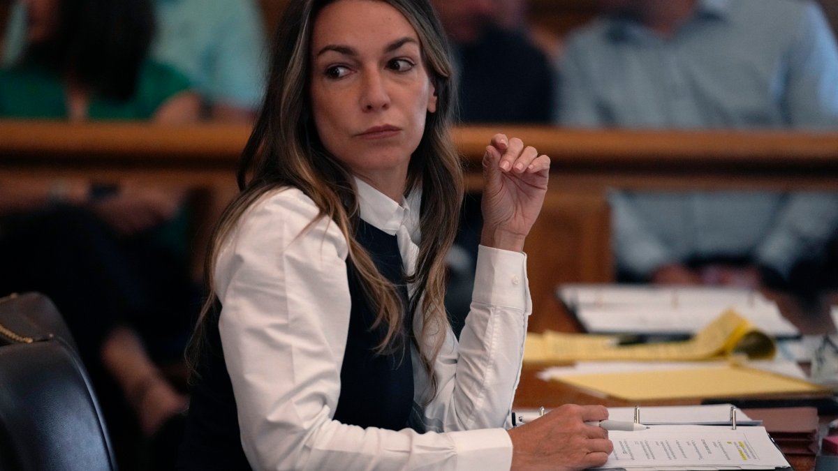 Karen Read team seeks DA's personal emails, says prosecution expert misunderstood data Karen Read team seeks DA's personal emails, says prosecution expert misunderstood data