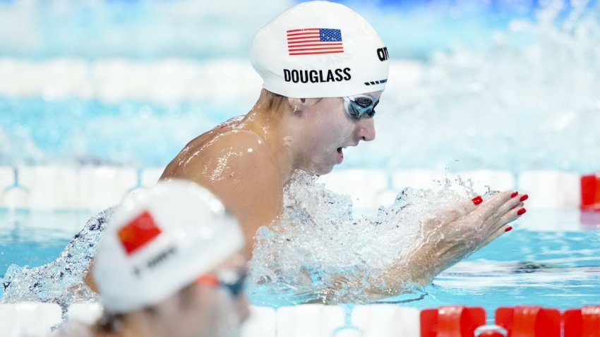 HIGHLIGHTS: Kate Douglass wins 200m breaststroke semifinal, top seed for final