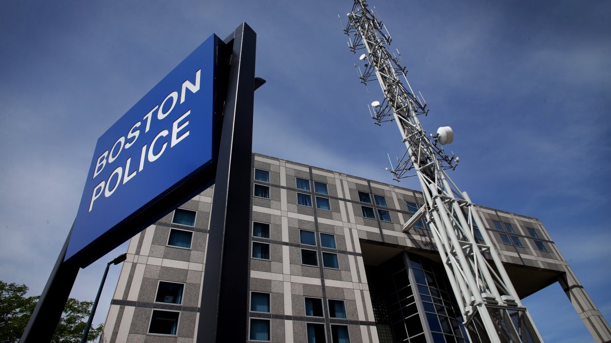 Boston police radio outage during string of shootings prompts concern