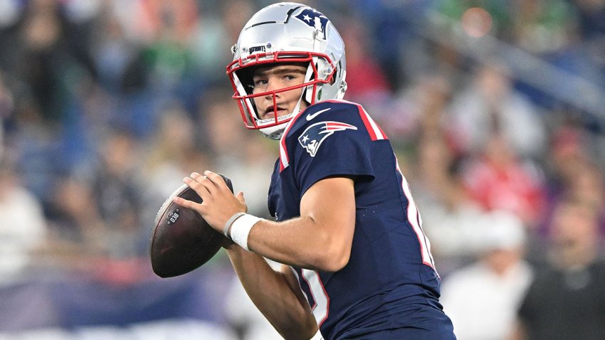 Patriots quarterback Drake Maye