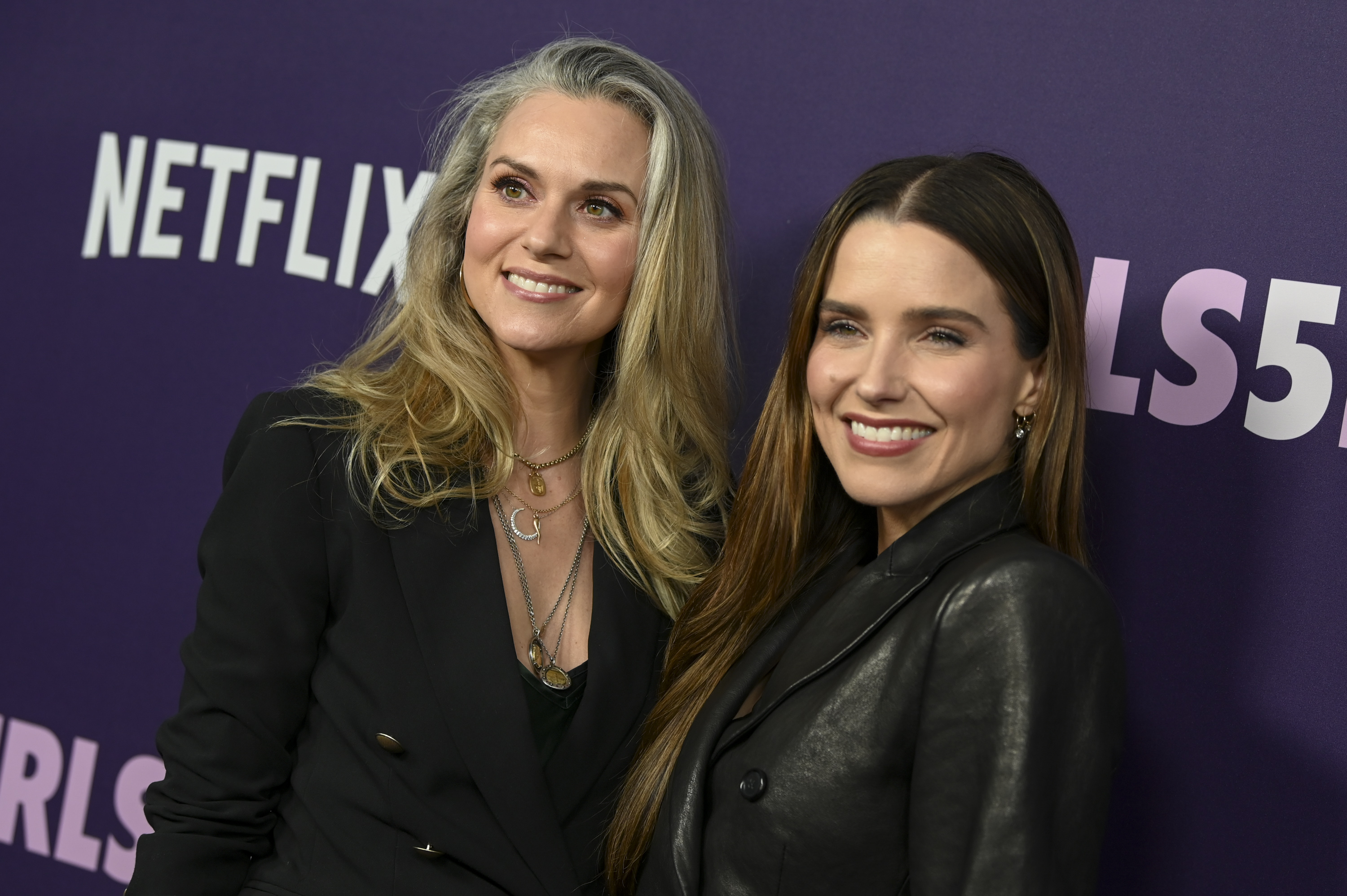 BRITAIN DECORATES 75 OF U. S. FORCES, image size:1200x675