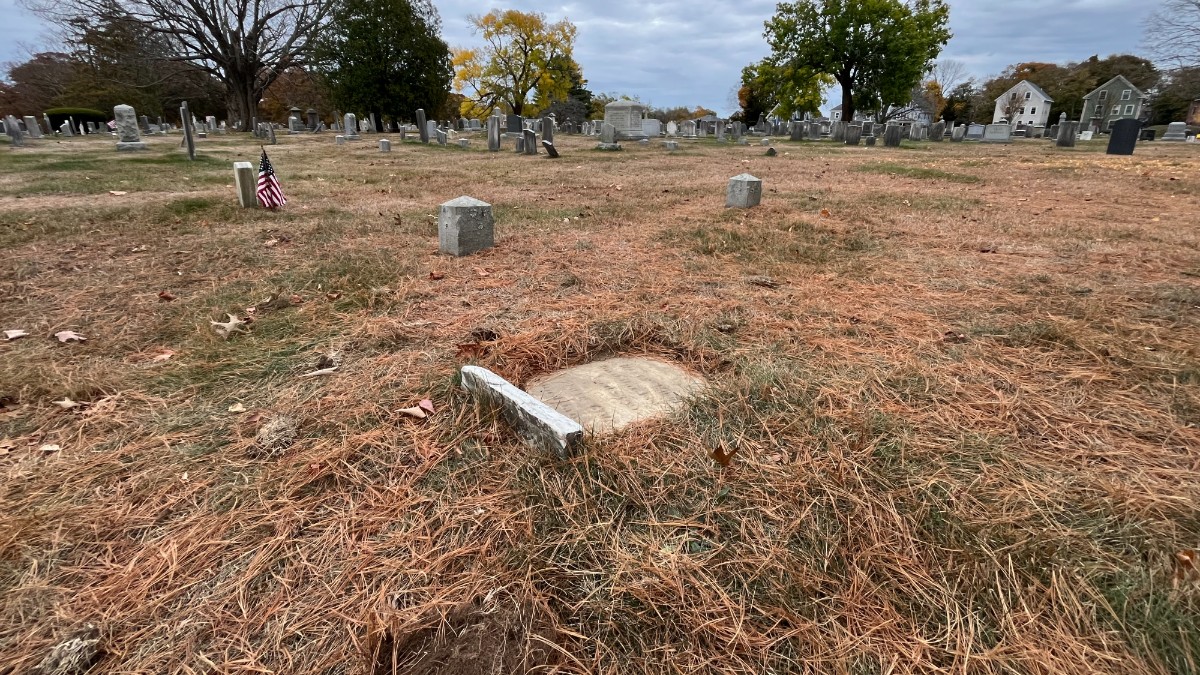 Grave of 2 freed women who were enslaved uncovered in Beverly cemetery ...