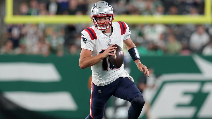 Patriots quarterback Drake Maye