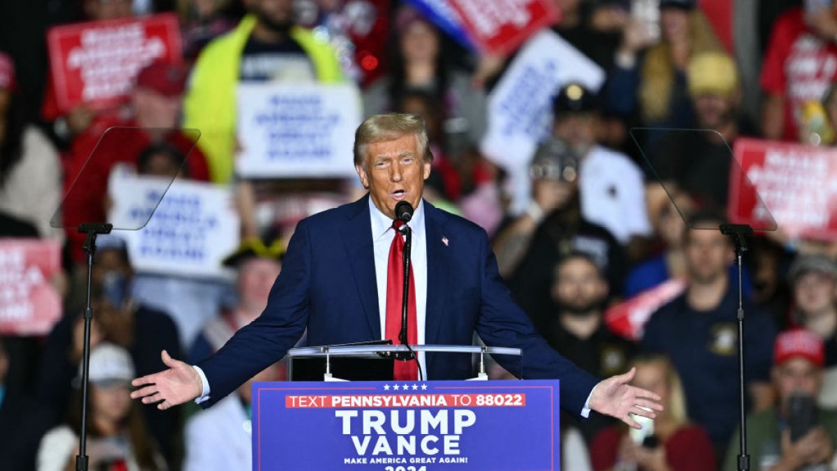 Trump press conference today: Trump calls NYC rally a lovefest – NBC Boston