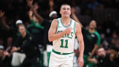 Payton Pritchard hits 8 3-PT FG's, ties franchise record vs. Bucks