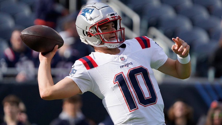 Patriots quarterback Drake Maye