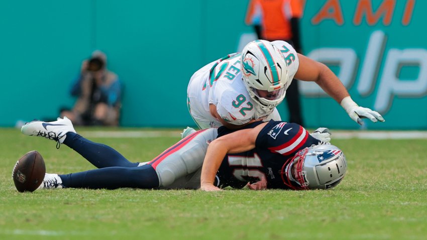 Patriots quarterback Drake Maye