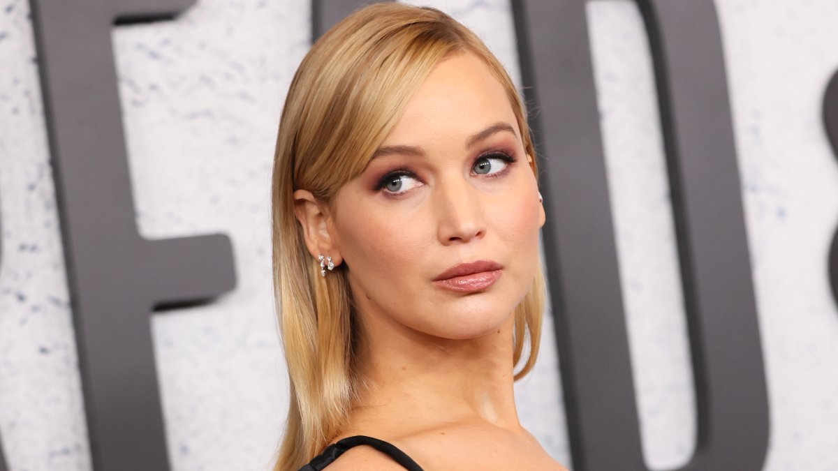 princess polly baby blue dress Pregnant Jennifer Lawrence shows off baby bump on red carpet