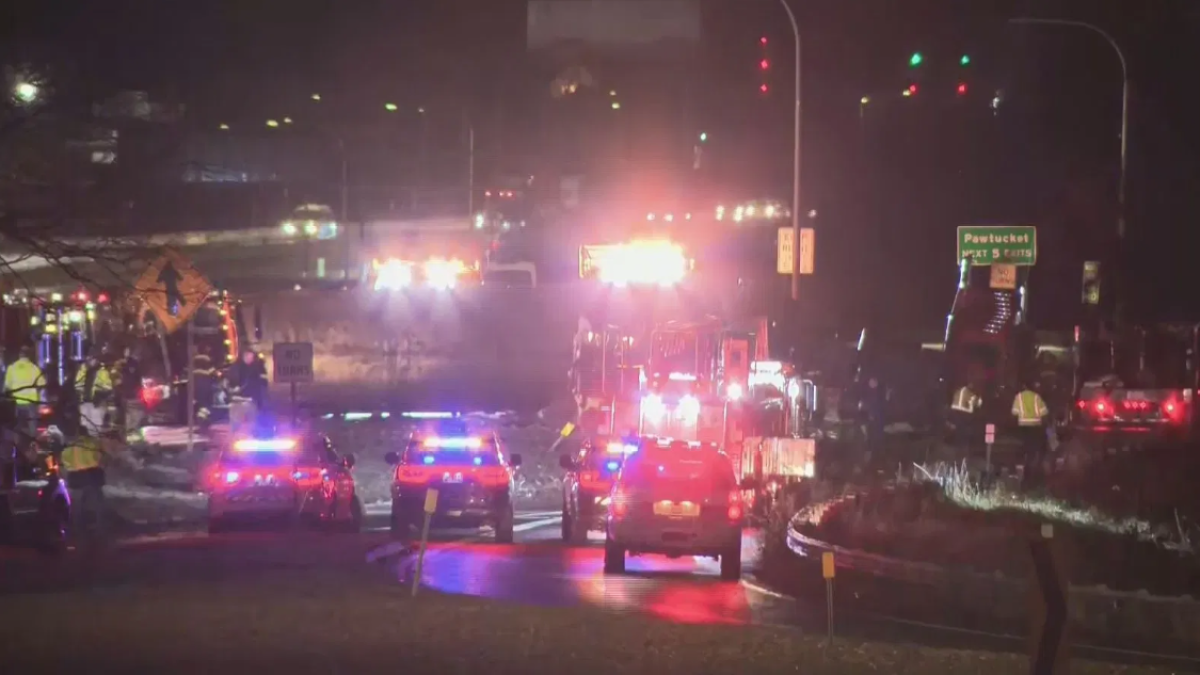 Truck rollover on I-95 snarls morning commute in Providence, RI