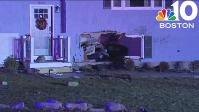 3 injured after car crashes into house in Abington