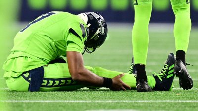 Geno Smith injures knee in Packers, Seahawks Week 15 game