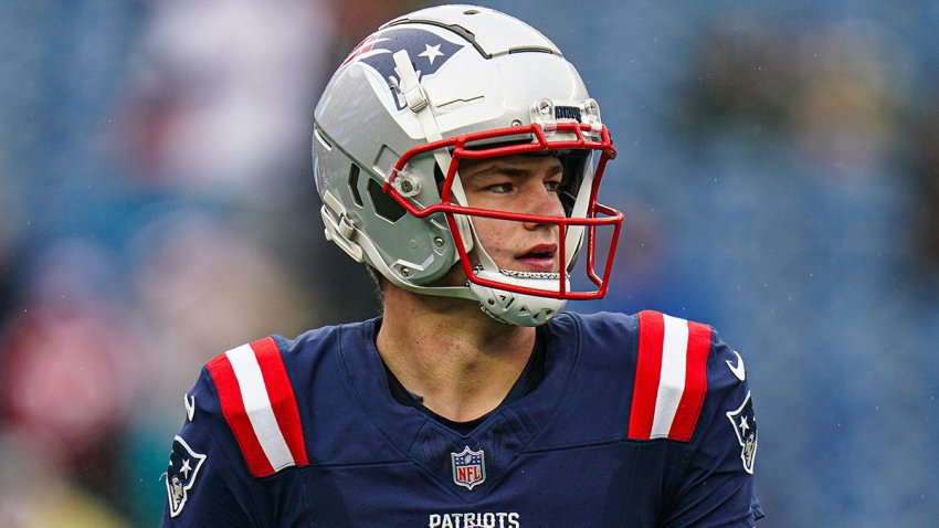 Patriots quarterback Drake Maye