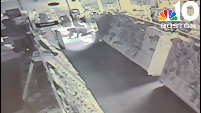 RAW FOOTAGE: Surveillance video shows thief break in through ceiling of Tewksbury store