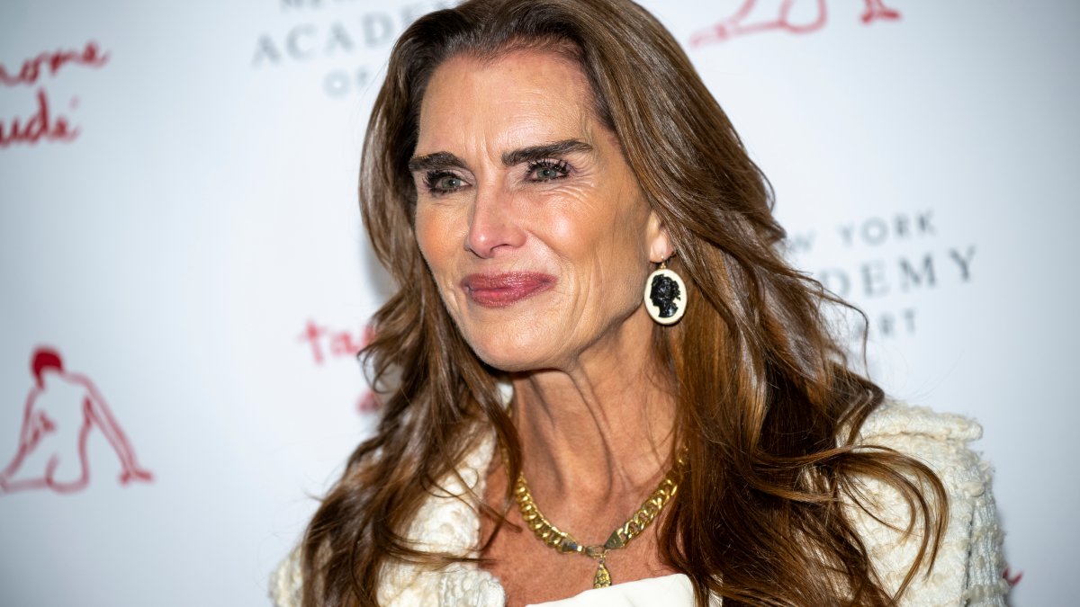 Brooke Shields says doctor did ‘bonus’ labia surgery without consent ...