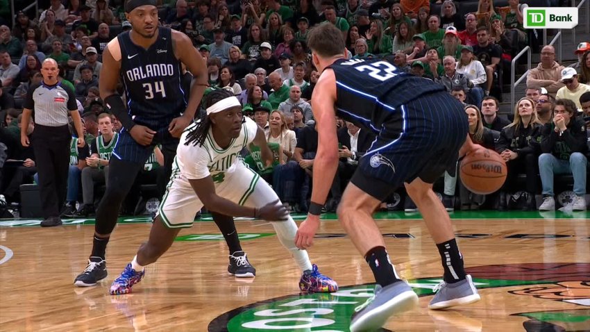 Jrue Holiday makes OUTSTANDING play on both ends