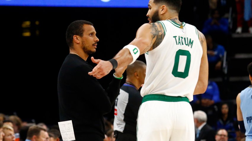 Mar 31, 2025; Memphis, Tennessee, USA; Boston Celtics head coach Joe Mazzulla talks with Boston Celtics forward Jayson Tatum (0) during the fourth quarter against the Memphis Grizzlies at FedExForum. Mandatory Credit: Petre Thomas-Imagn Images