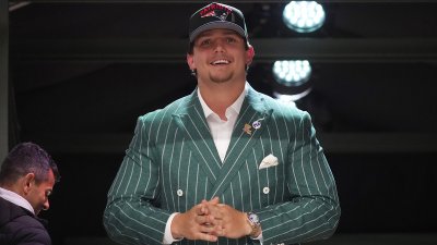 Patriots offensive tackle Will Campbell