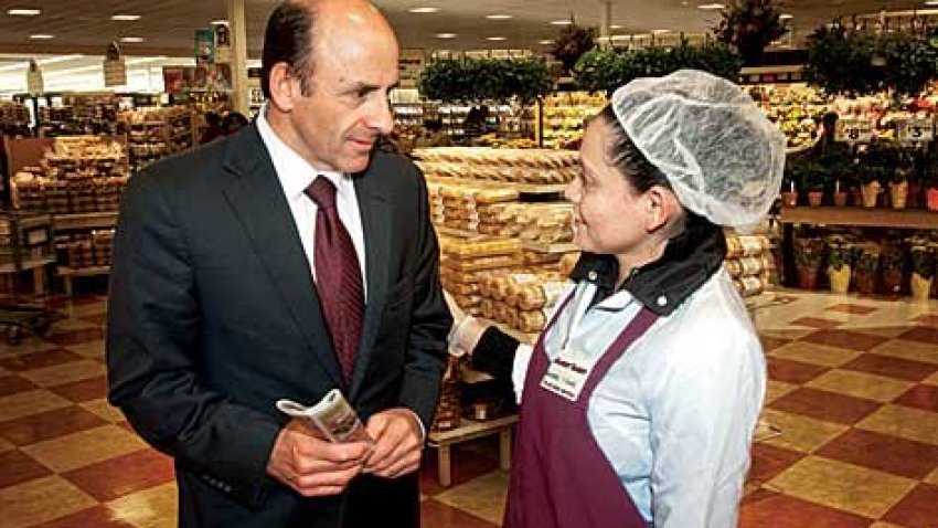 Market Basket’s longtime chief executive, Arthur T. Demoulas, has been a popular figure with the company’s employees and shoppers but has butted heads with Market Basket’s board of directors before.