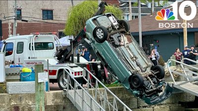 3 people rescued from car in Gloucester Harbor