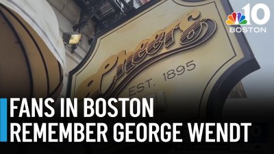 Fans say goodbye to George Wendt outside Boston's Cheers bar