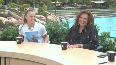 JoJo Siwa & Abby Lee Miller recreate viral ‘Dance Moms' moment