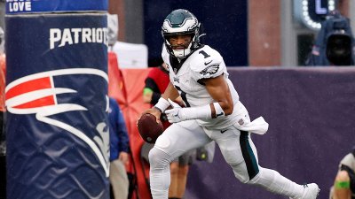 Jalen Hurts tush push