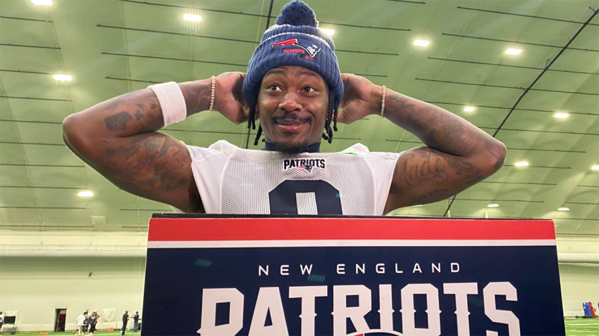 Patriots wide receiver Stefon Diggs