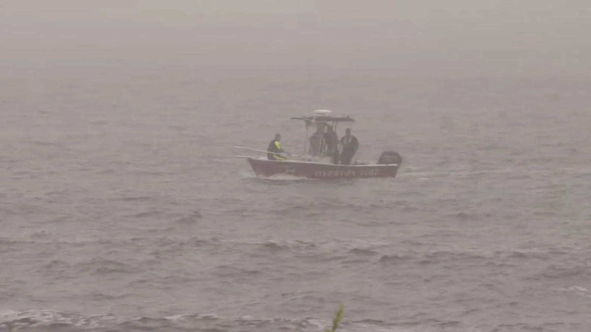 2 fishermen missing off the coast of Little Compton, RI 2 fishermen missing off the coast of Little Compton, RI
