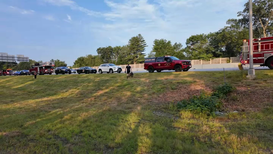 Driver dies in Manchester NH I-293 crash into Merrimack River – NBC Boston