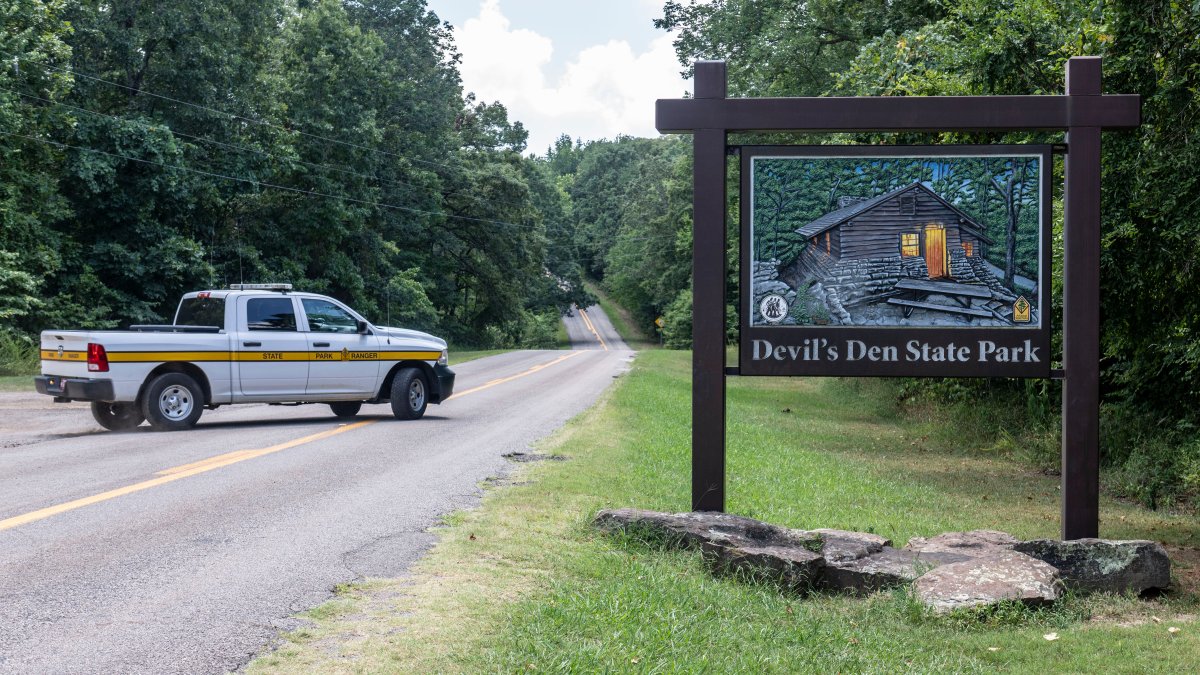 Elementary school teacher who admitted to killing Arkansas couple on hike to appear in court