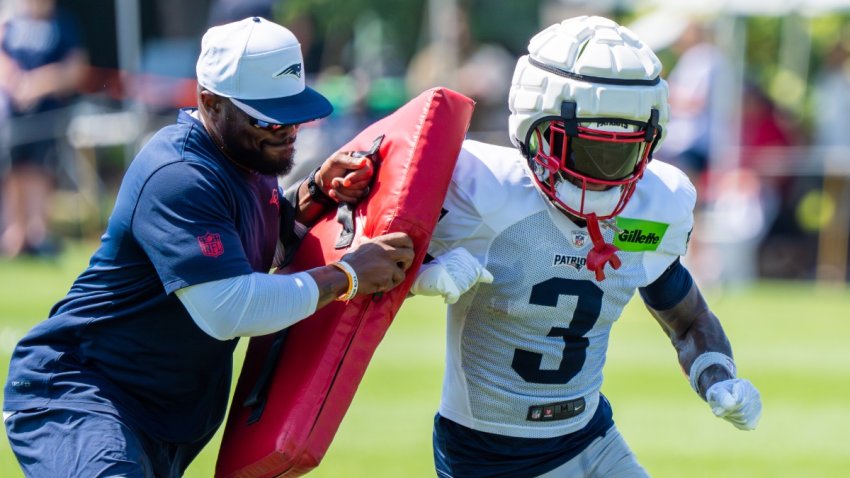 Patriots wide receiver DeMario Douglas