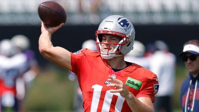 Patriots quarterback Drake Maye