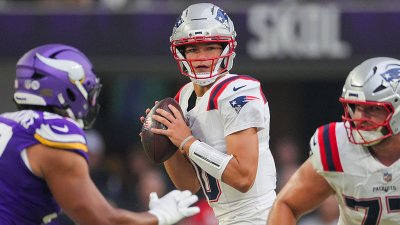 Patriots quarterback Drake Maye