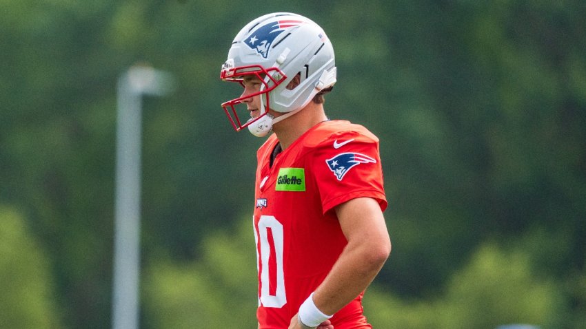 Patriots quarterback Drake Maye