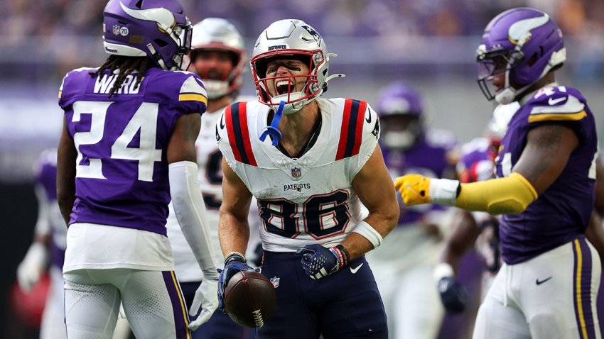 Patriots wide receiver Efton Chism
