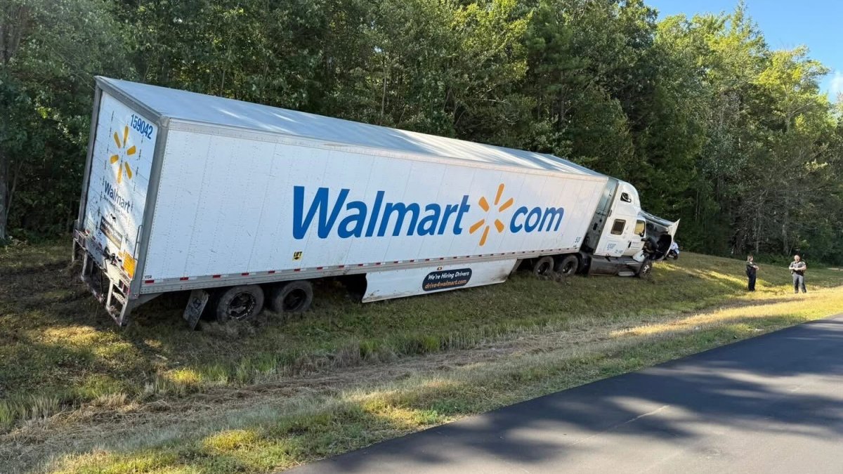 Near miss as tractor-trailer crosses into opposite lane on NH highway
