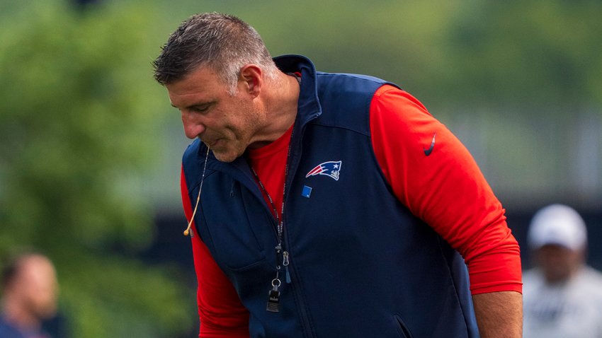 Patriots head coach Mike Vrabel