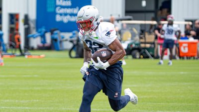 Patriots running back TreVeyon Henderson