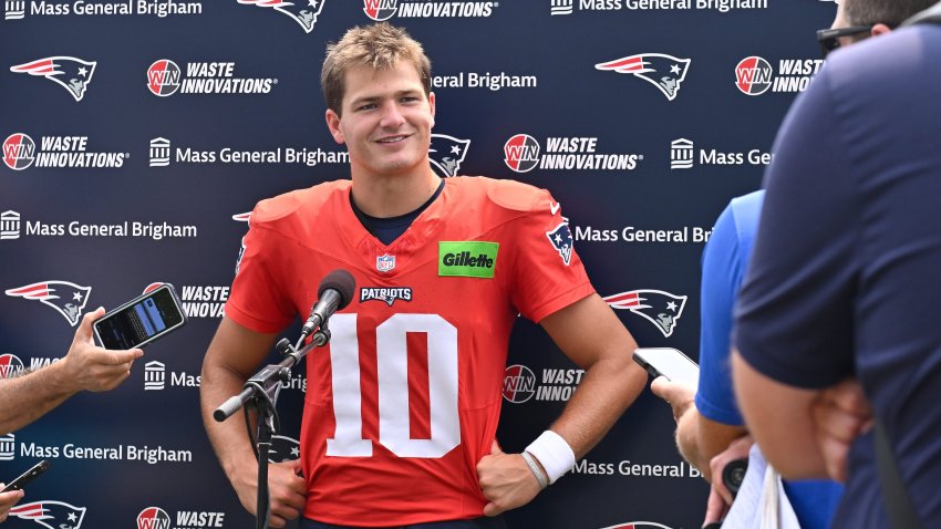Patriots quarterback Drake Maye