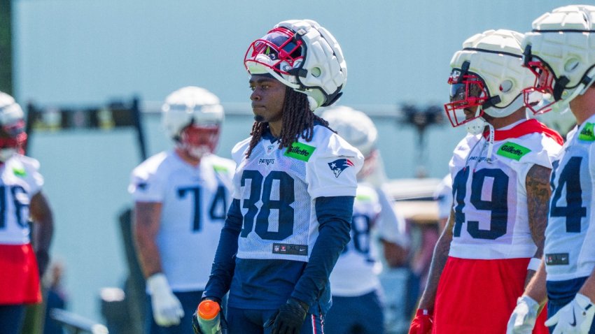 Patriots running back Rhamondre Stevenson