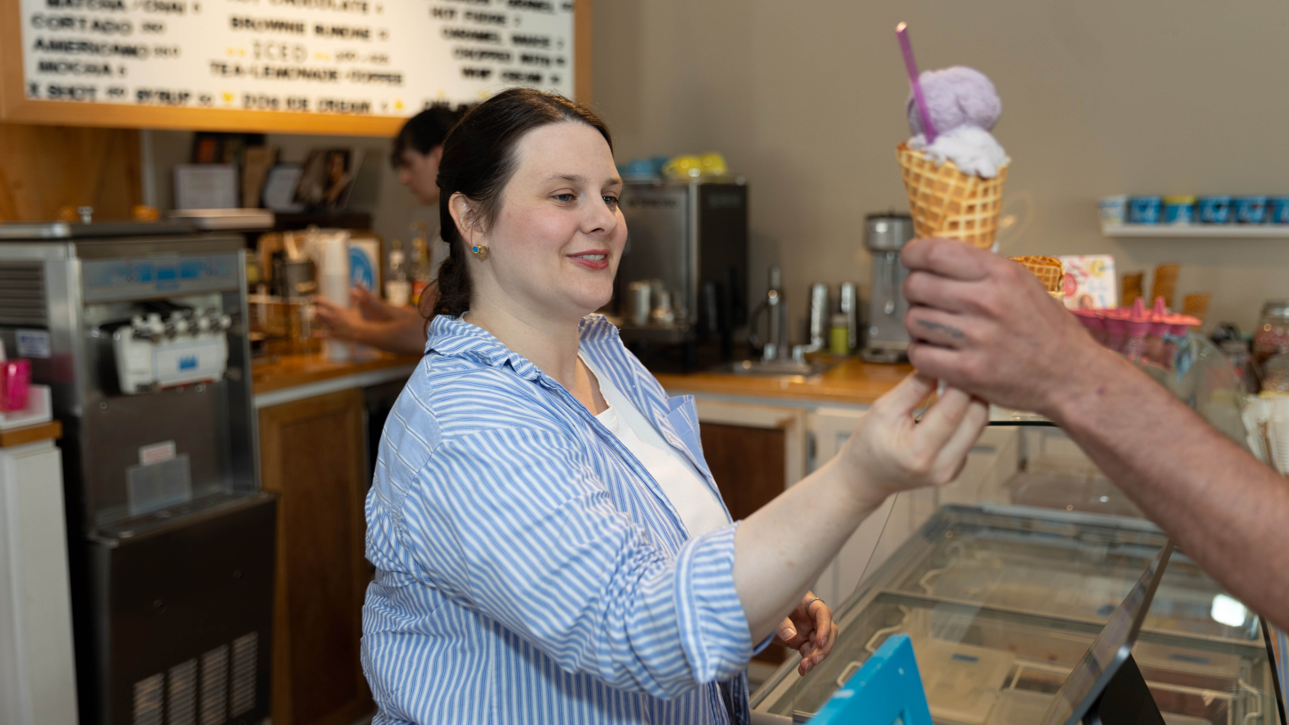 Vermont ice cream shop creates Taylor Swift-inspired flavors – NBC