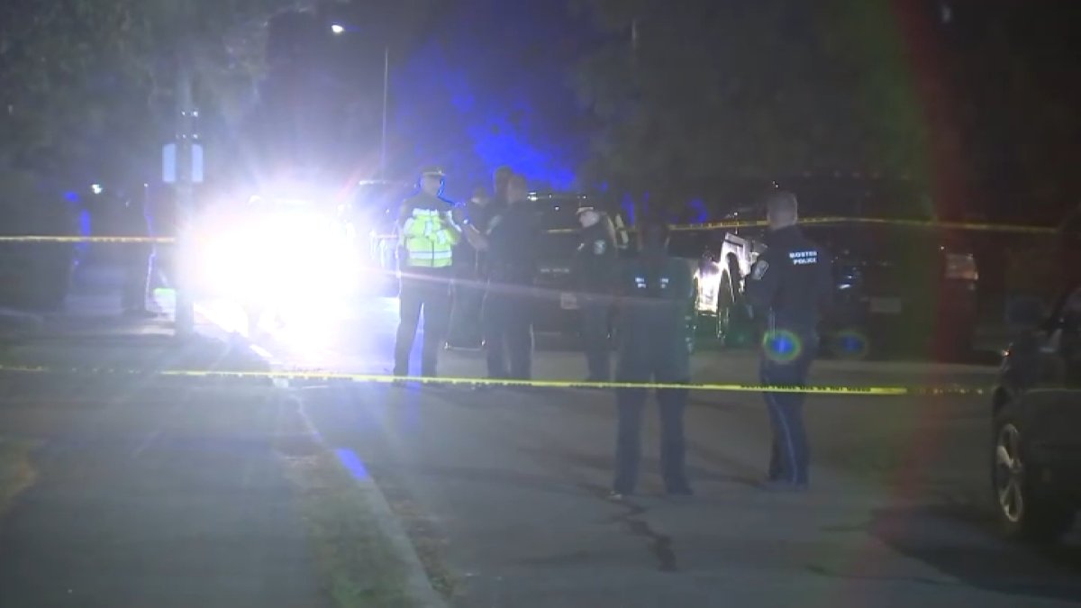 Une personne abattue dans un véhicule à East Boston, selon la police – NBC Boston